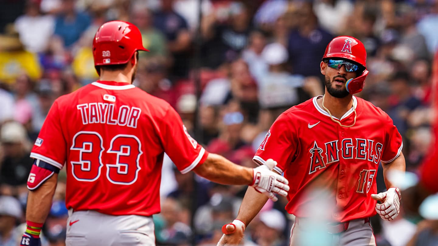 Angels Outfielder Fractures Hand, Hits IL