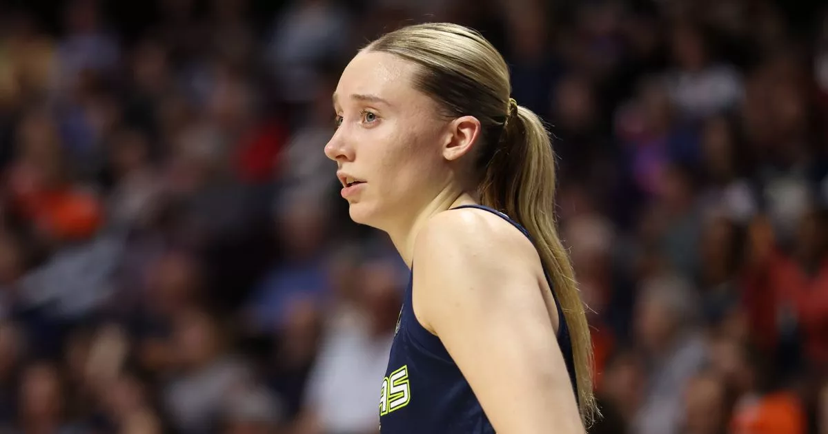 Bueckers' ROY Bid: Rookie Milestone Stolen