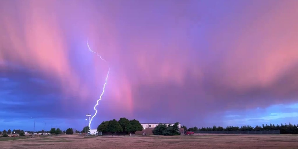 Dallas Derecho Warning: 90mph Winds, Hail Sunday