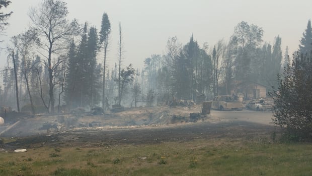 Denare Beach Fire: Residents' Regrets & Shock