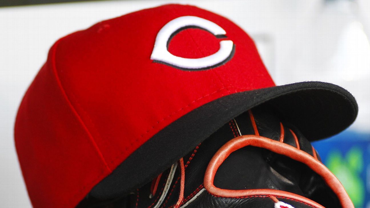 Miley Cyrus: Free Agent After Reds Deal Rejection