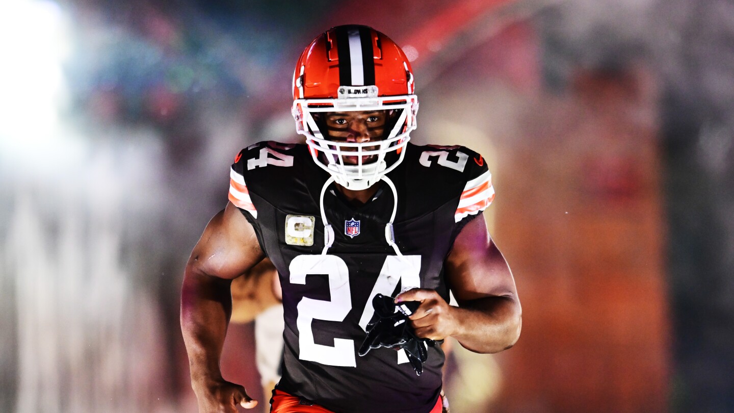 Nick Chubb: Texans Sign Star Running Back