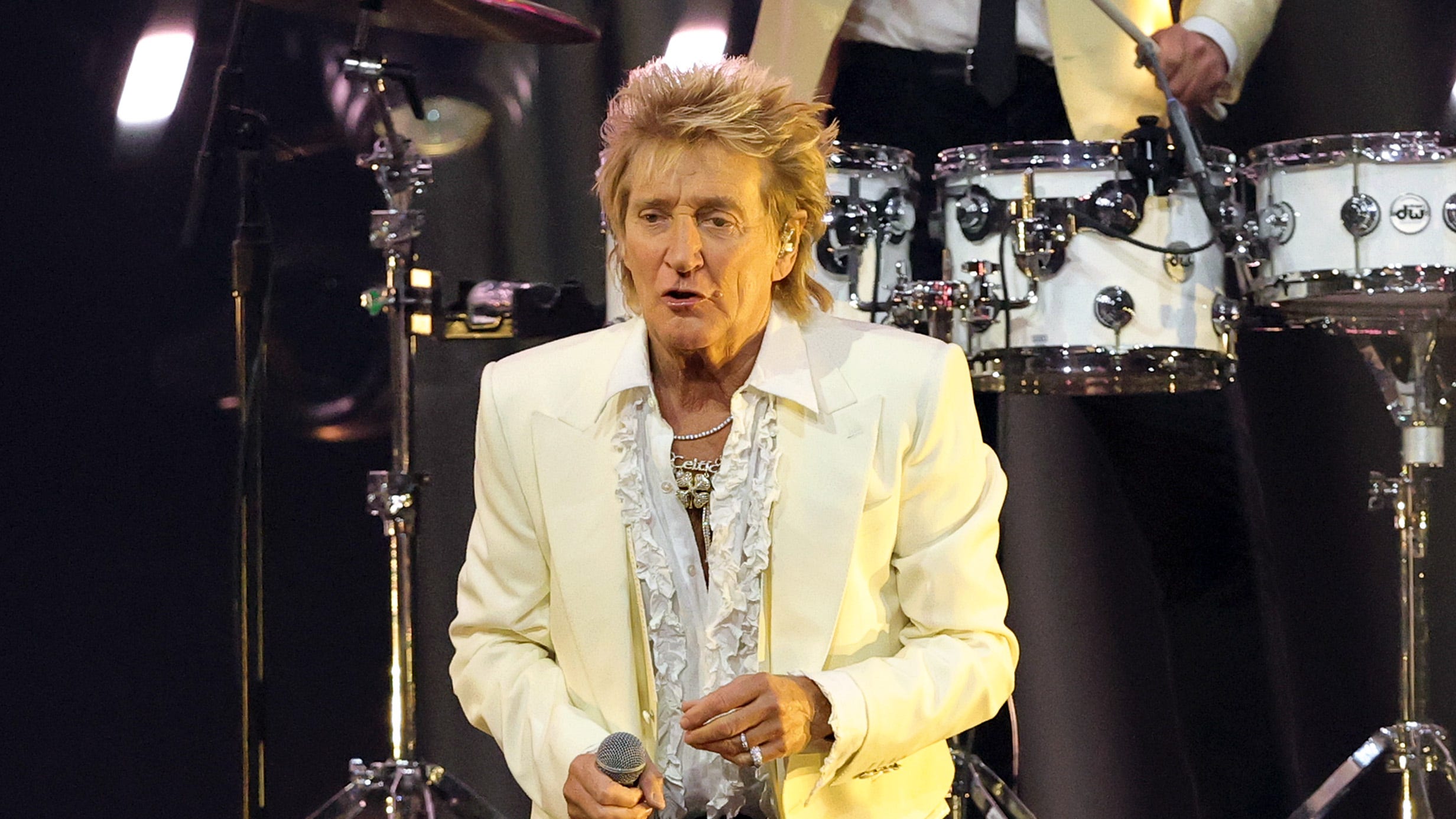 Rod Stewart Cancels Shows: Illness Forces Hiatus