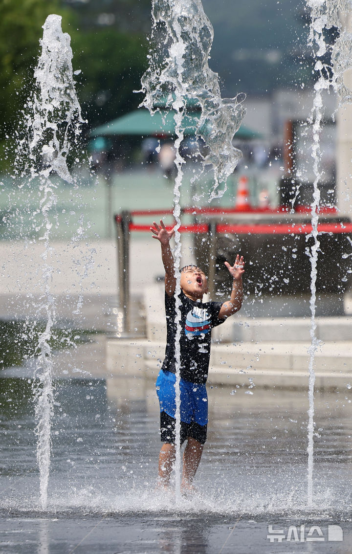 South Korea Weather: Seoul, Gangwon, Jeju Light Rain, High Of 33°C