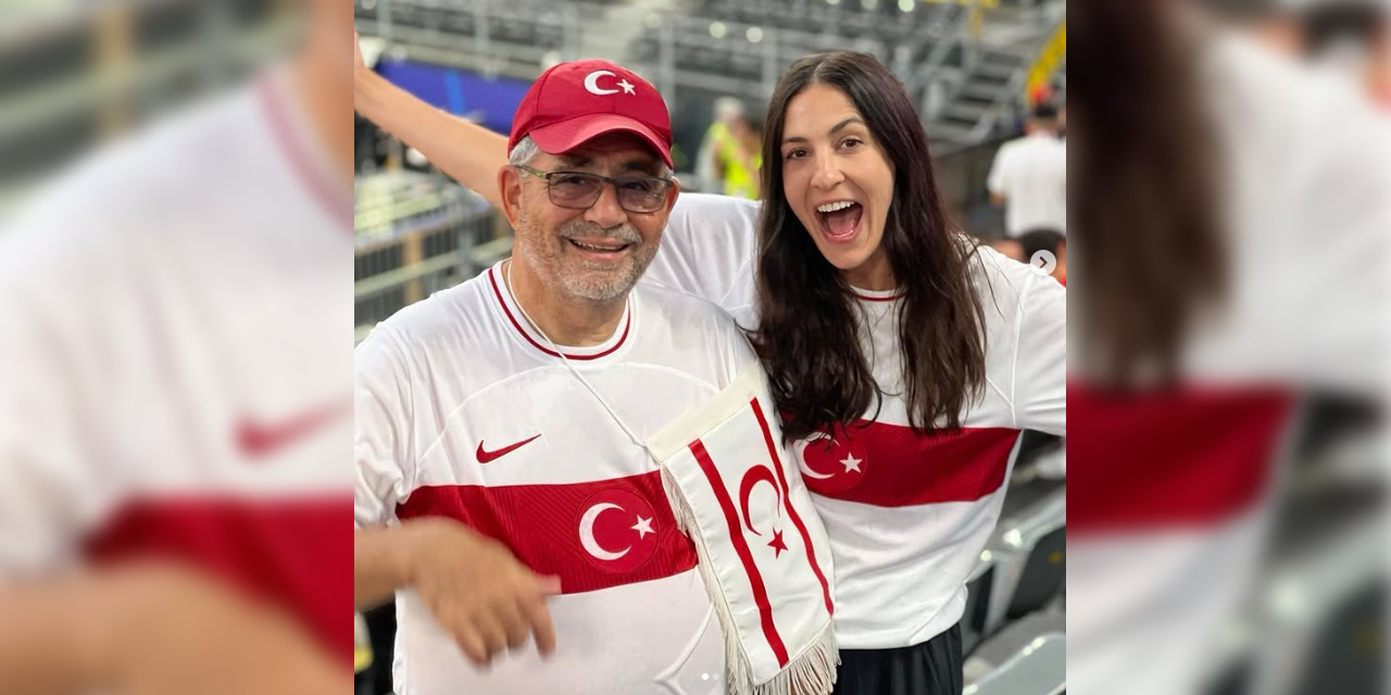 Triangle Turkish Fans Cheer On National Team